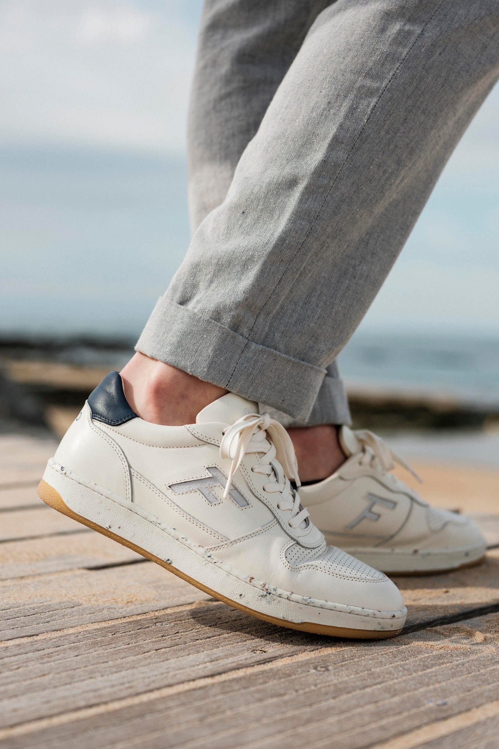 Faguo - Alder Ecru & Navy Sneakers in Recycled Tennis Balls - The Good Chic